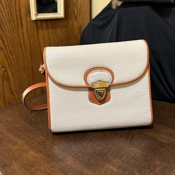 Dooney & Bourke Handbags - VINTAGE DOONEY AND BOURKE LEATHER CROSSBODY